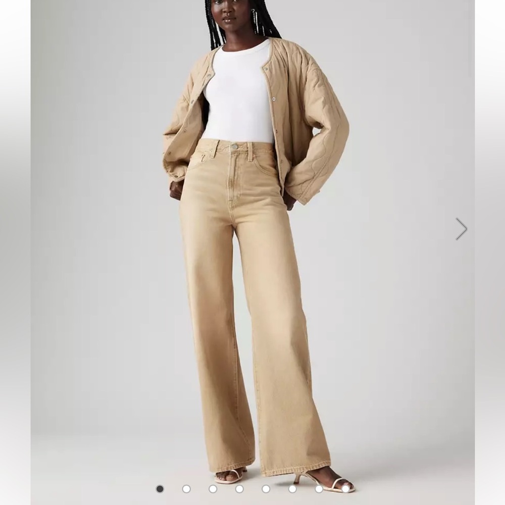 Levi’s Ribcage Wide-Leg jeans in tan color, size 28